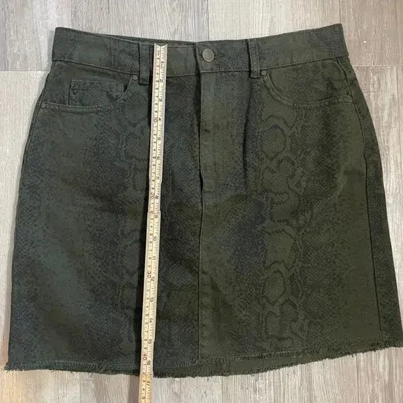 NWT Hollister Mini Skirt Size 9 29 Denim Cut Off Jean Snake Ultra High Rise - Picture 5 of 14